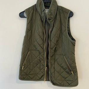 Army Green vest size medium